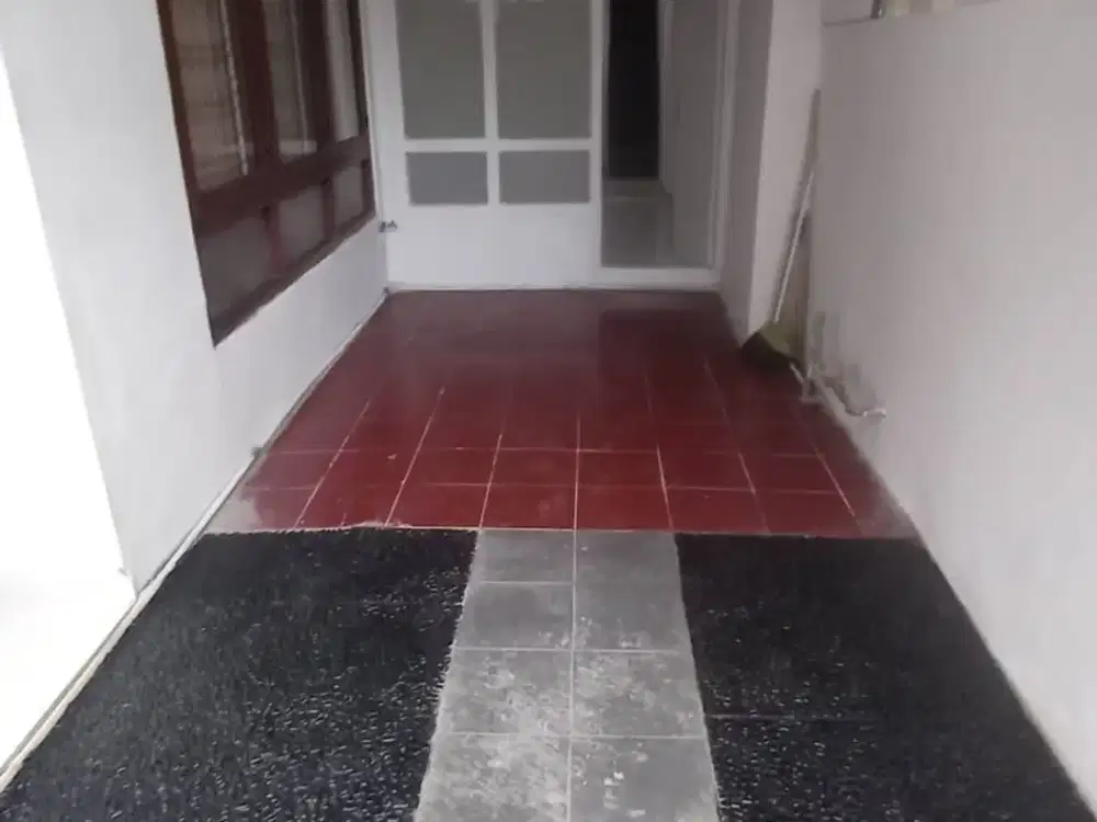DISEWAKAN RUMAH DI SUNTER
