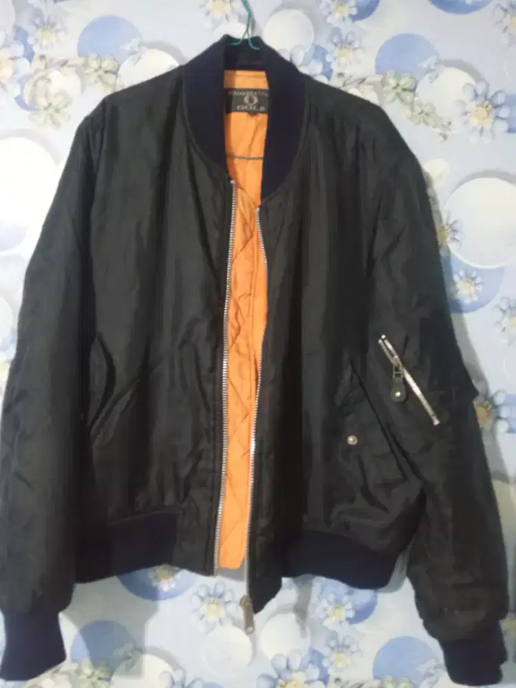 Jual jacket ptia ukuran L