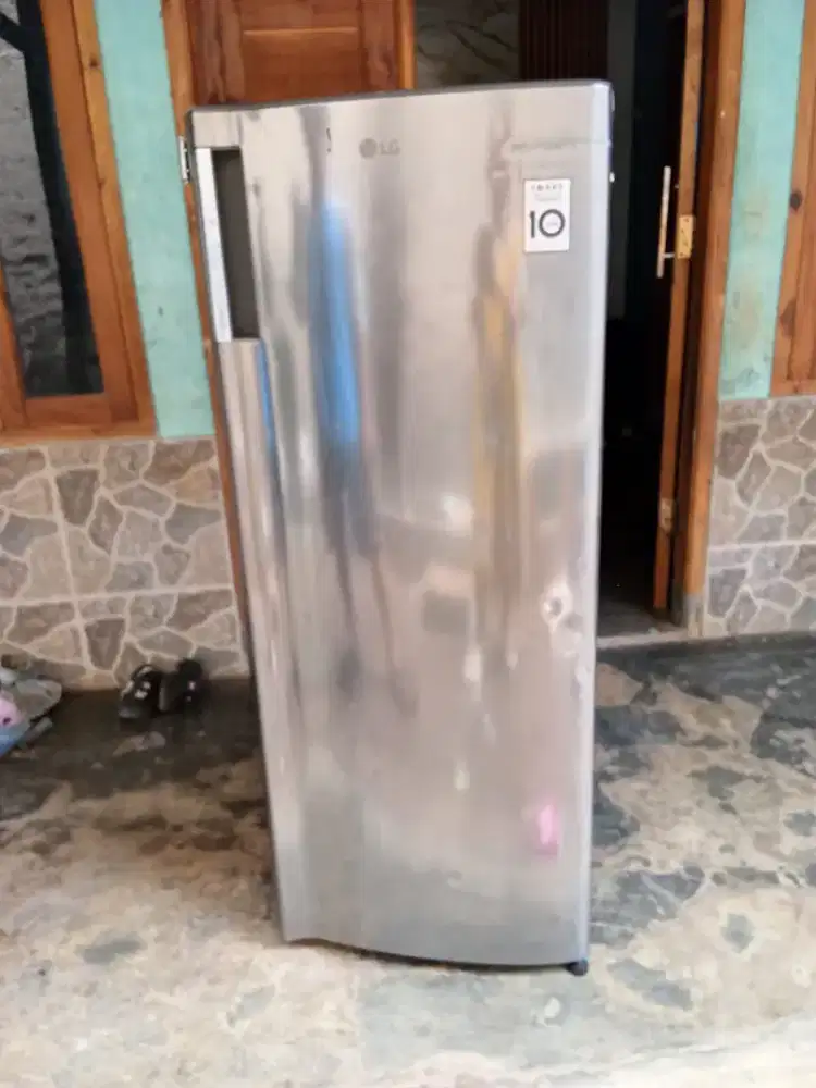 Freezer rak pembeku
