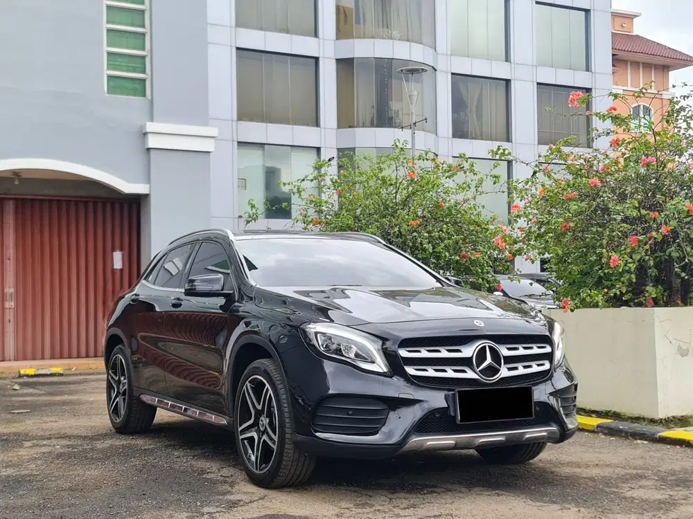 Mercedes Benz GLA 200 AMG LINE