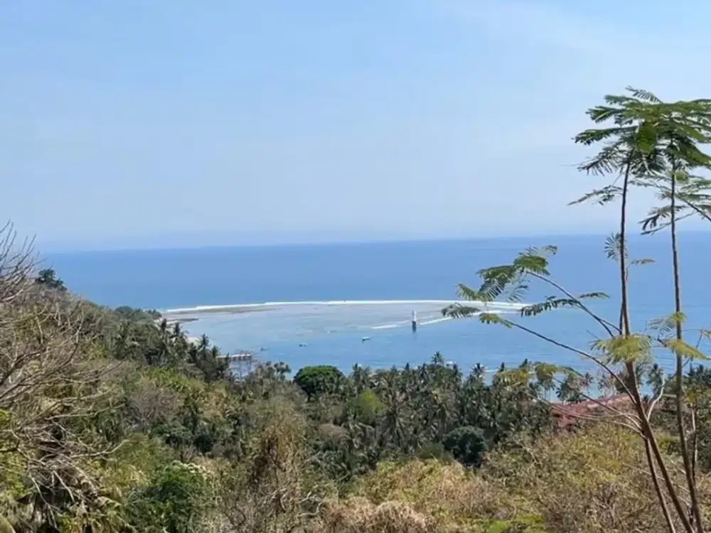Tanah full view laut Lokasi di central Senggigi.