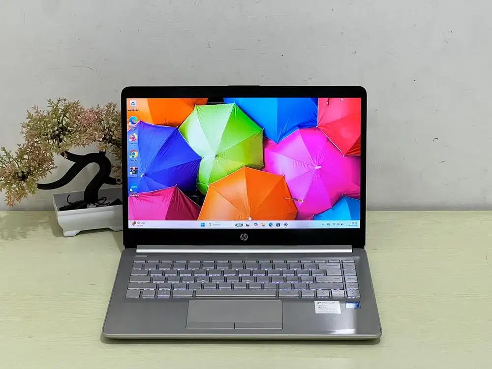 HP 14s-cf2017TU Intel N4020 RAM 8 SSD 256 GB Backlight