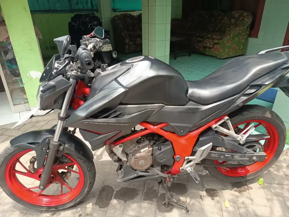 Honda CB 150R STRETSFIRE