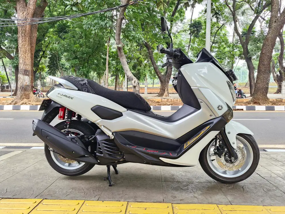 DIJUAL CASH YAMAHA N MAX OLD THN 2018 PJK MEPET SIAP PAKAI