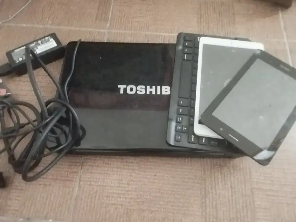 Jual 1 laptop Dan 2 tab