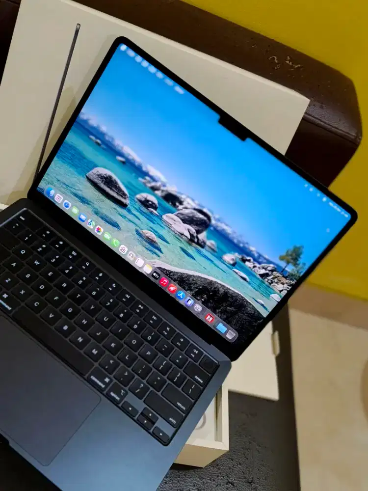 MacBook Air M4 16/256 gb like New