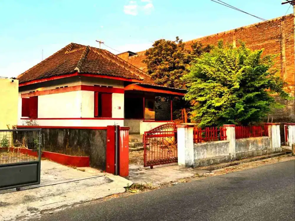 Rumah Lama Murah Dekat Jalan Solo Jogja