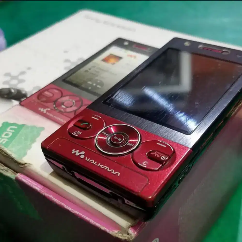 Sony ericsson W705 barang simpanan
