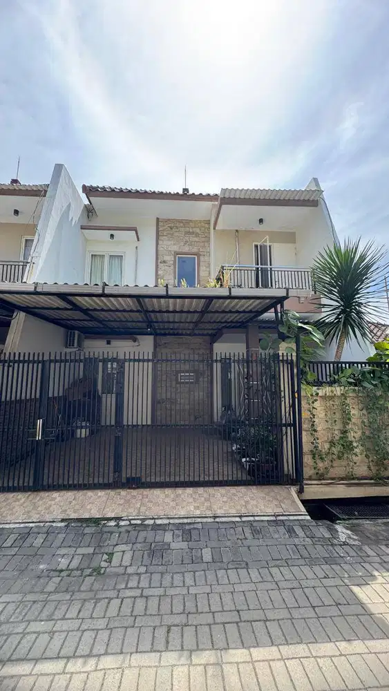 Rumah Terawat Semi Furnish Siap Huni
