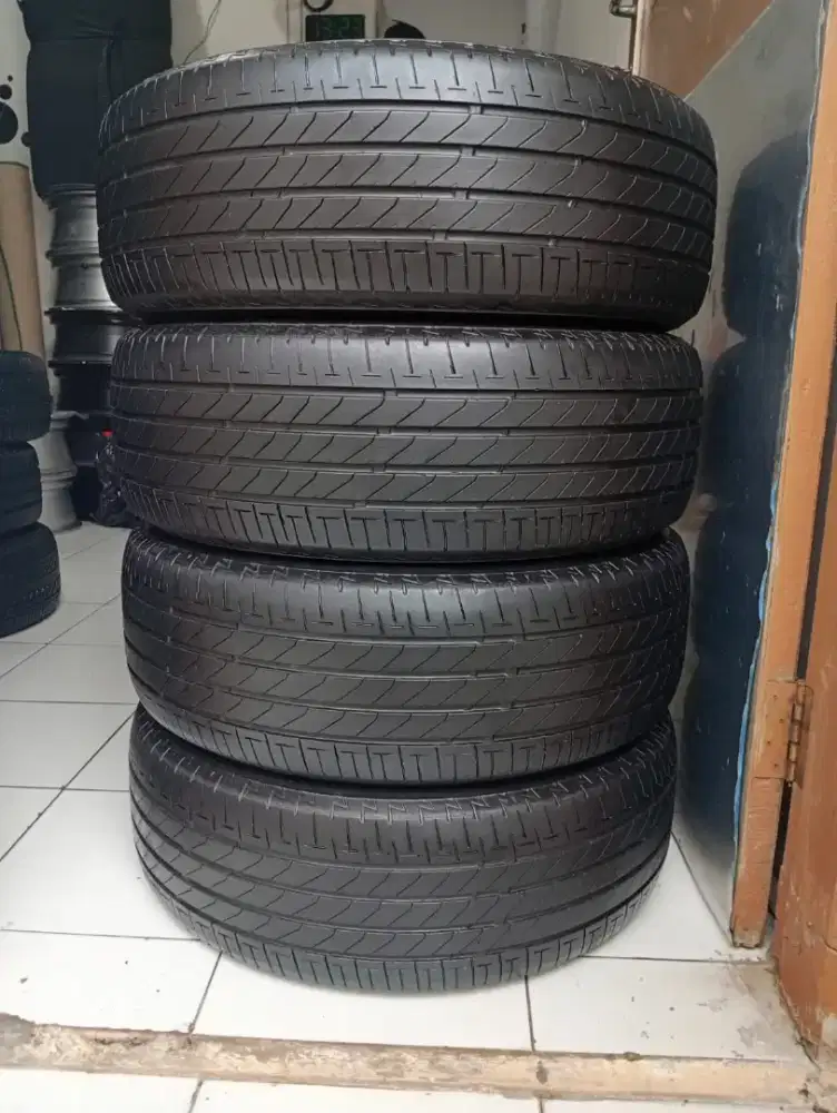 Ban Bridgestone Turanza T005a 205/60 R16 Nik2022 Voxy X-over Biante