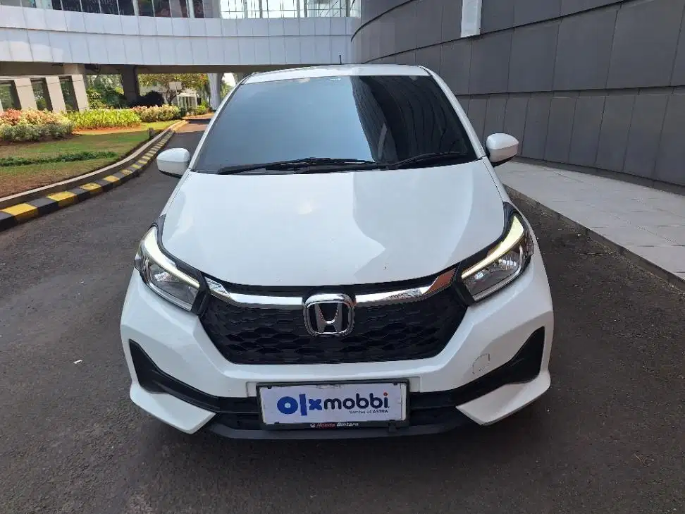 DP MURAH Honda Brio Satya 1.2 E Bensin-AT 2023 Putih CABRF