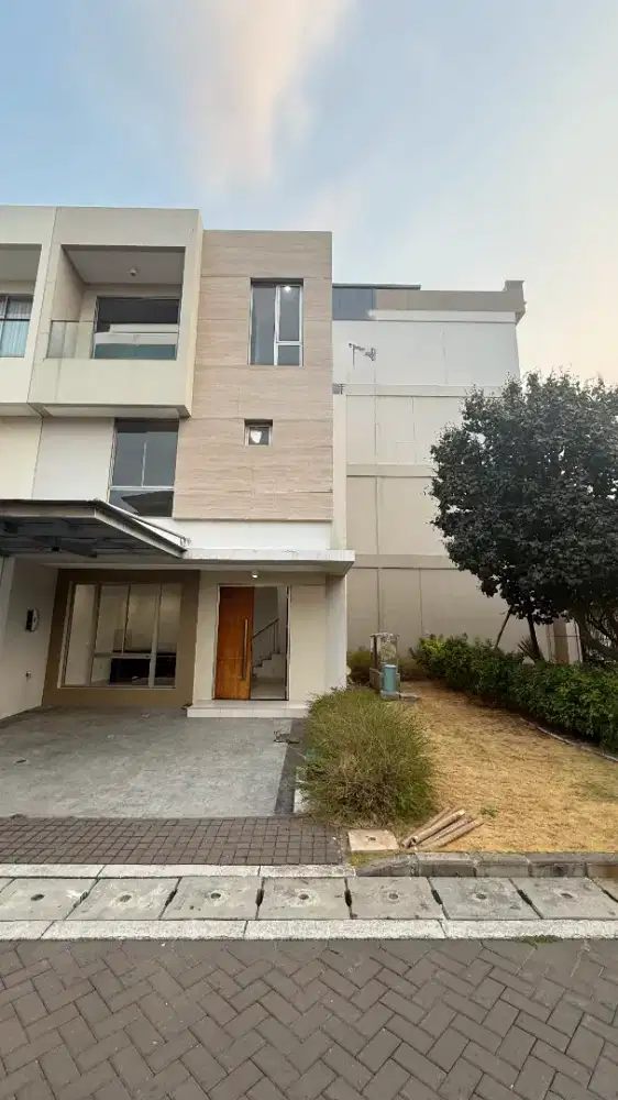 Disewakan Rumah di Golf Island 3KT, Unfurnished - PIK, Jakarta Utara