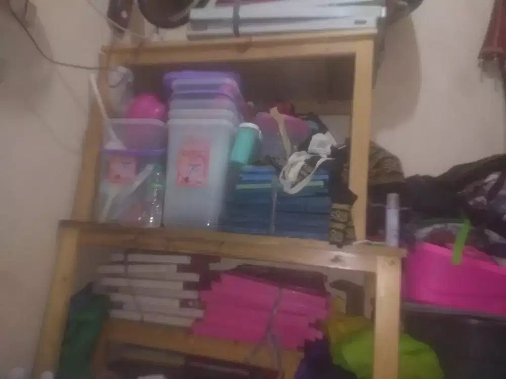 Meja makan atau meja kayu cafe