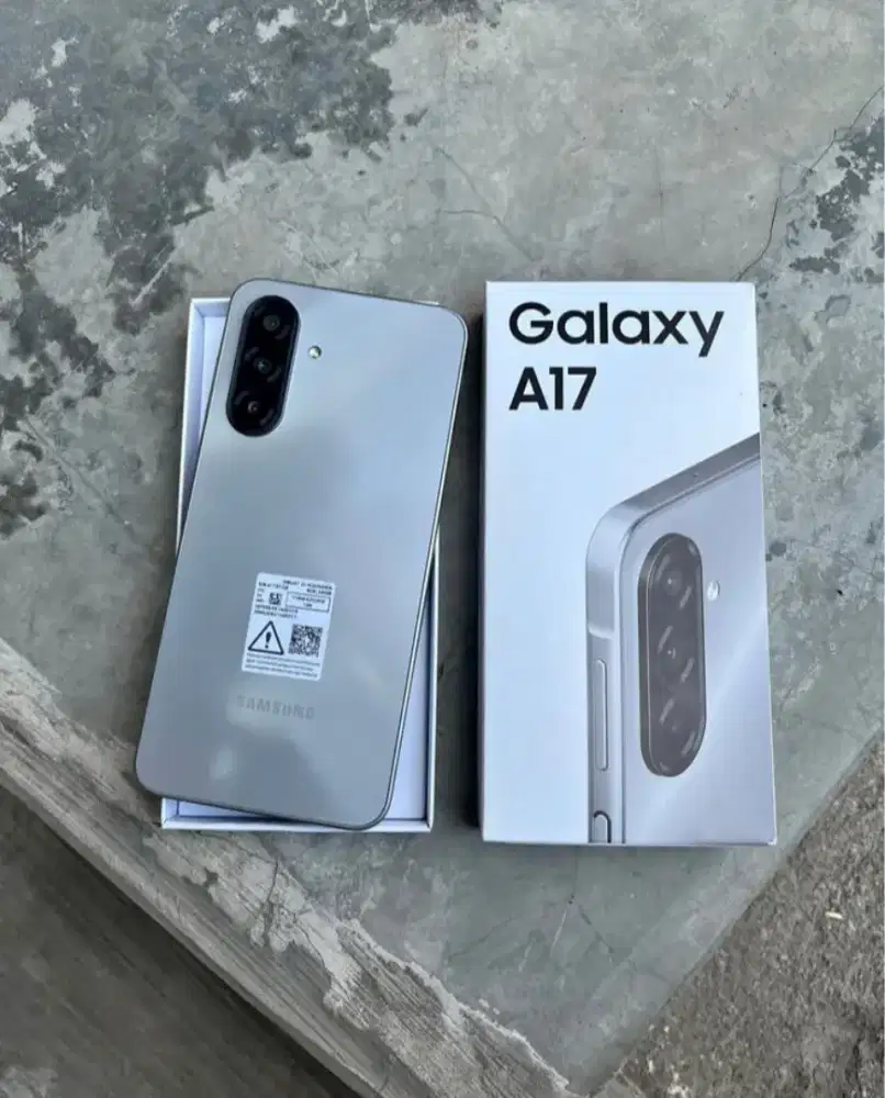 SAMSUNG A17 GREY