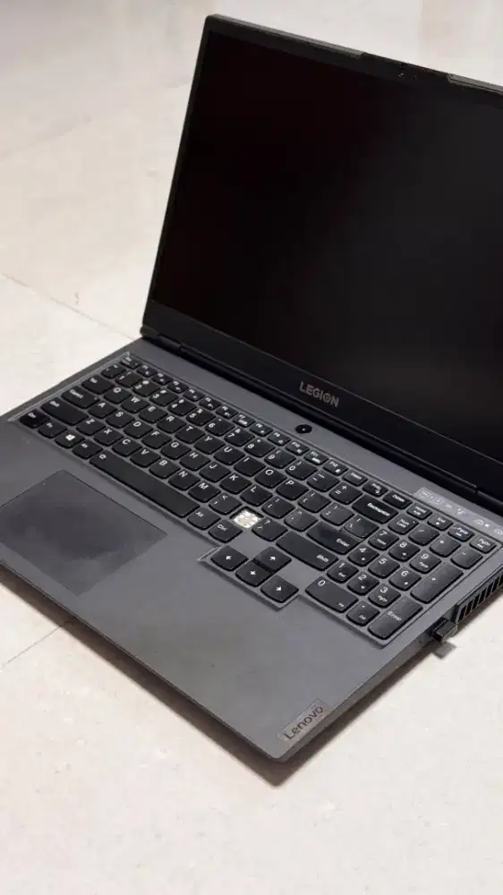 Lenovo Legion 5 (15ARH05H)*
Ryzen 5 | RTX 2060 | 16GB | SSD 512GB