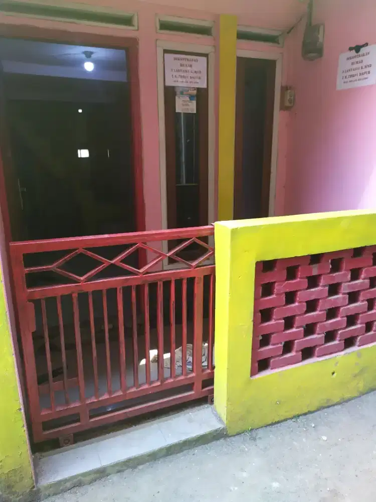 DISEWAKAN RUMAH 2 LANTAI