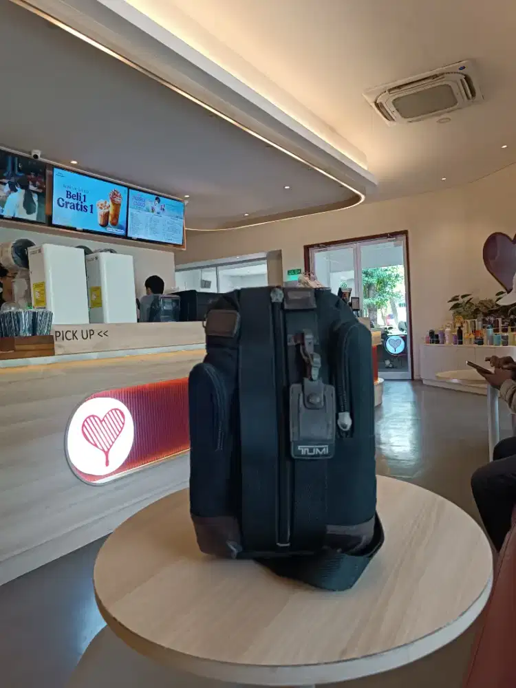 Tas Selempang Pria Mewah