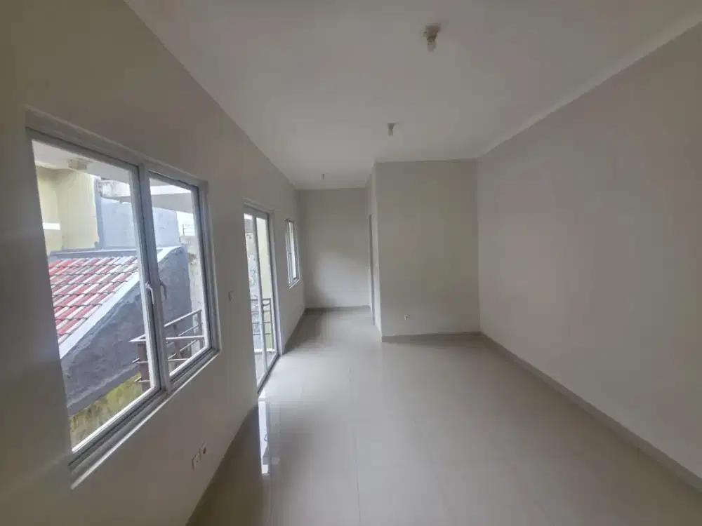 Disewakan Rumah San Lorenzo Gading Serpong Lebar 10 Meter – Hunian Premium