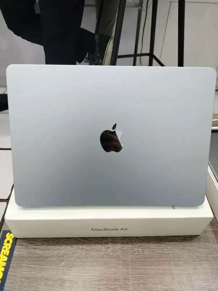 MacBook air m4 16/256gb