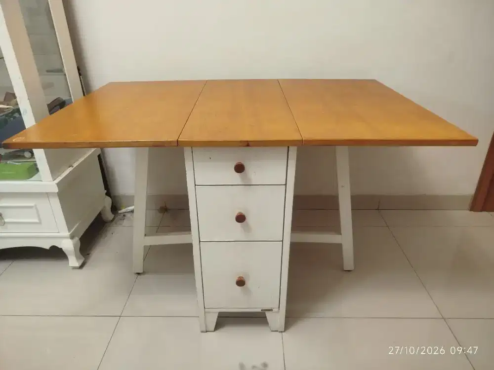 Meja Makan lipat Transformer Livien Minimalis kondisi baik normal