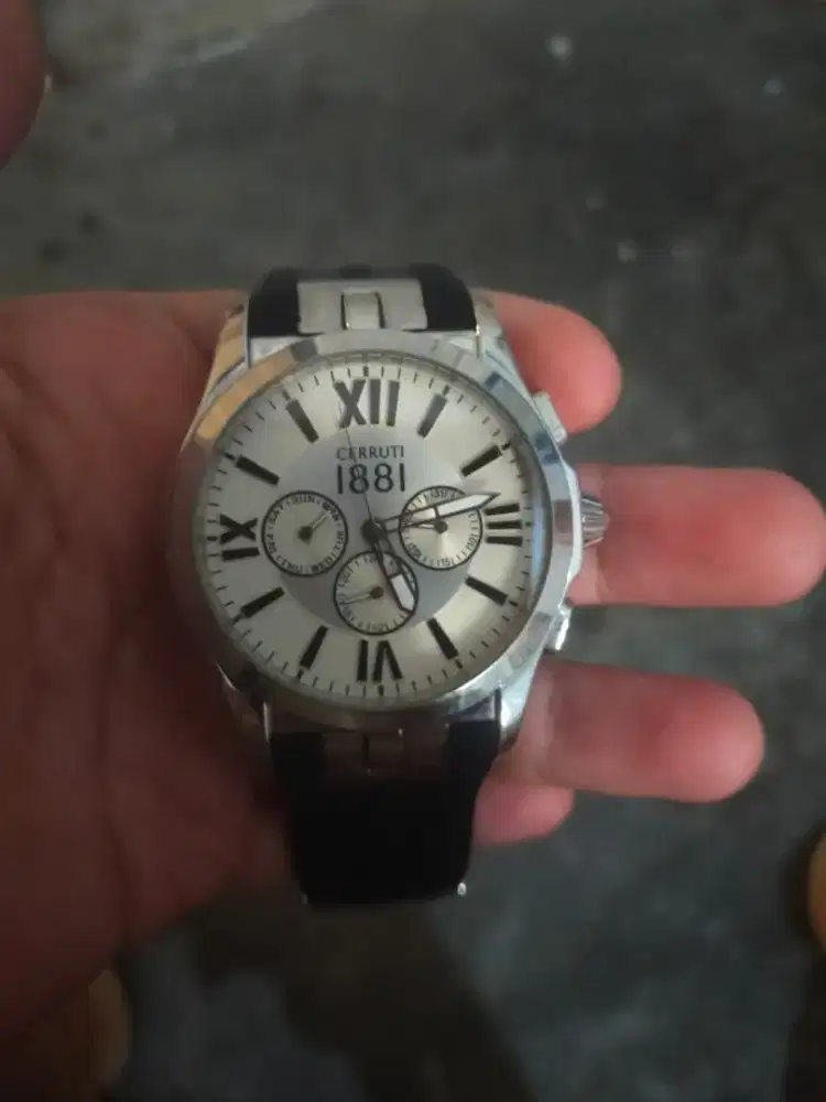 Jam tangan CERRUTI 1881
