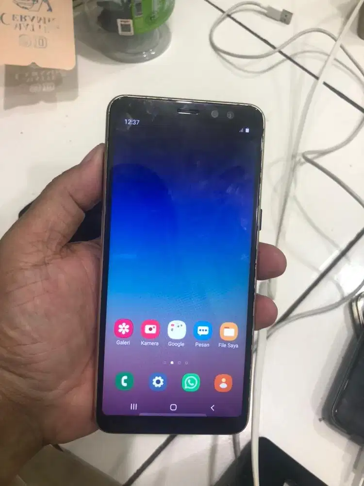 Samsung A8 2018 ram 4/32gb