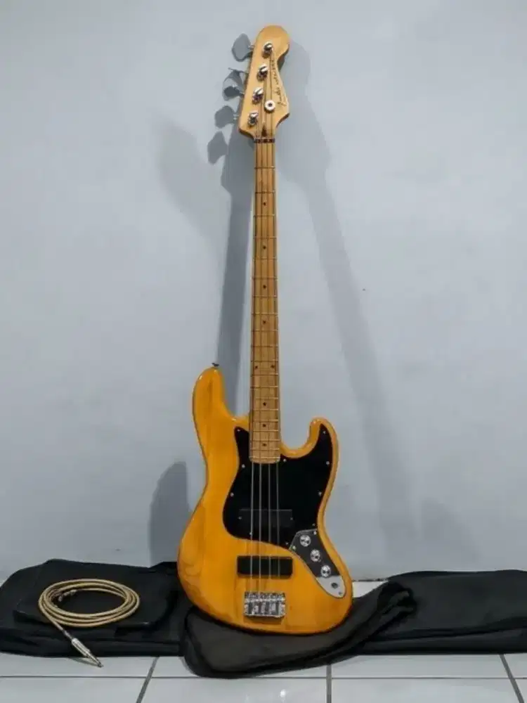 Dijual Bass Fender Jazz bass Custom