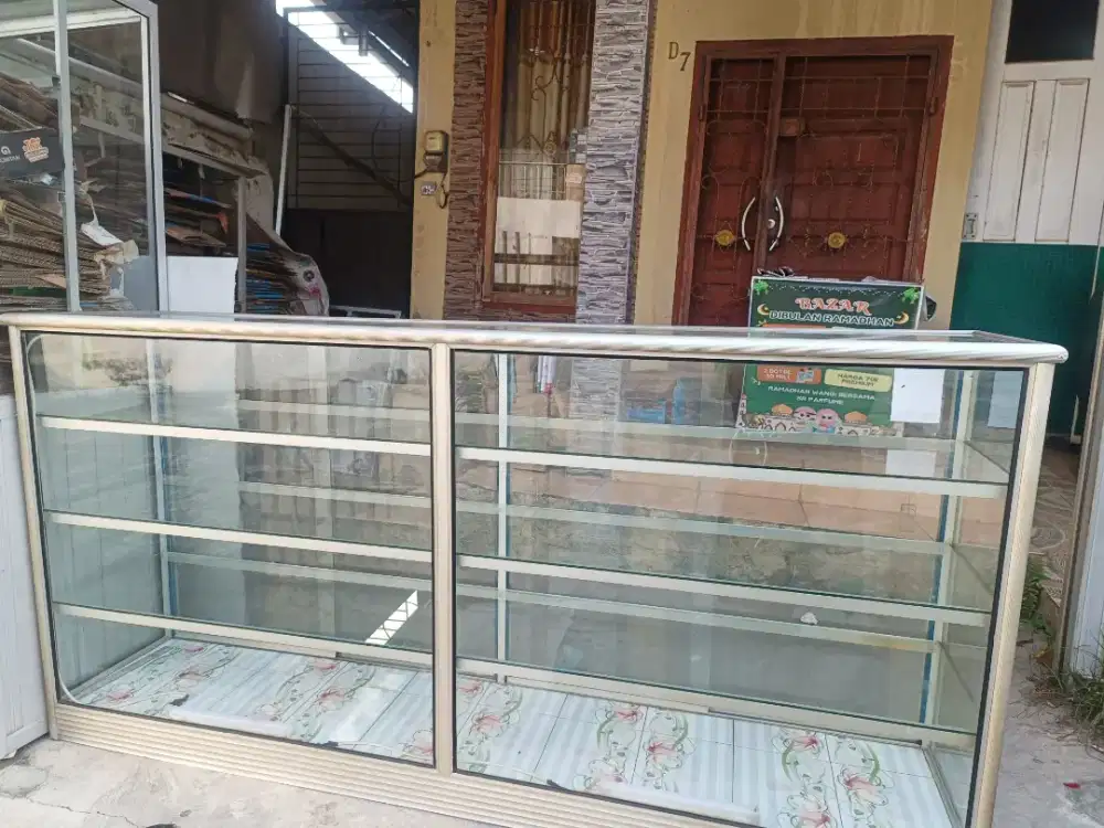 Jual etalase bekas