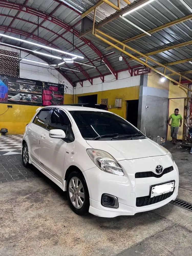 Toyota Yaris E 2013 A/T