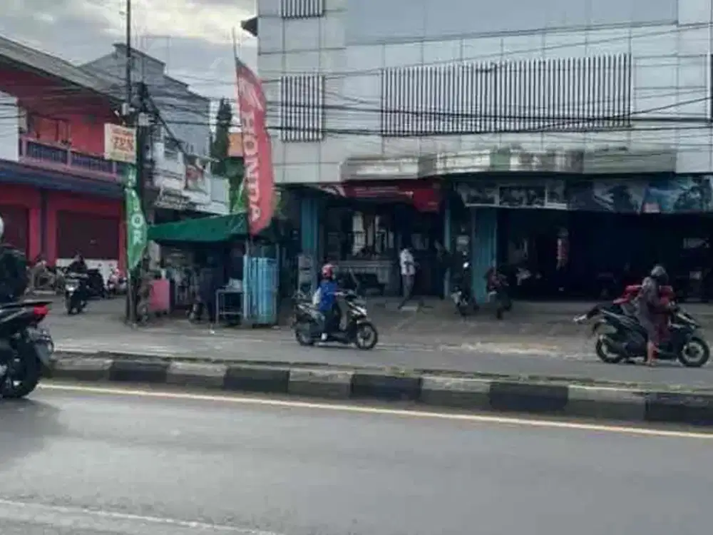 RUKO 2 LANTAI O JALAN RAYA PASAR PURWOSARI PASURUAN EX DEALER HONDA