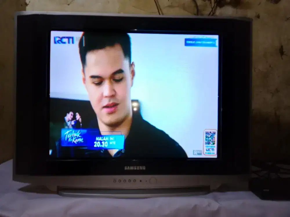 TV 29 SAMSUNG FLAT & STB