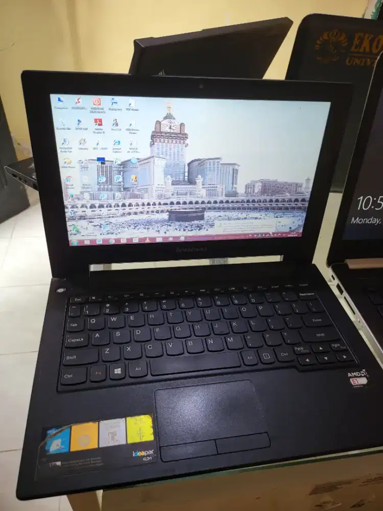 Laptop Lenovi S215 Amd