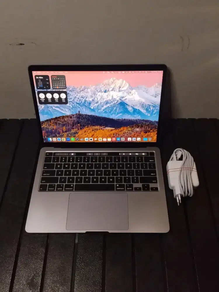 Macbook Pro 2020 8/256 13 Inch i5 Touchbar Warna Space Grey