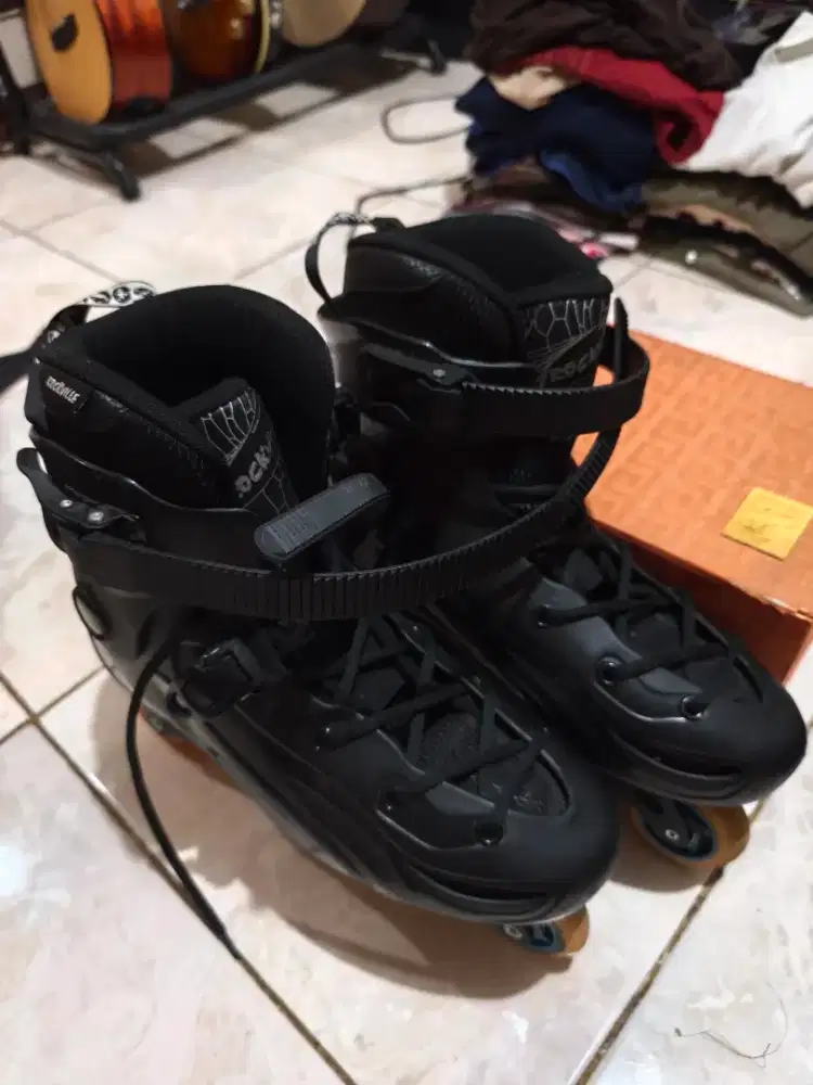 Sepatu Roda Inline Skate