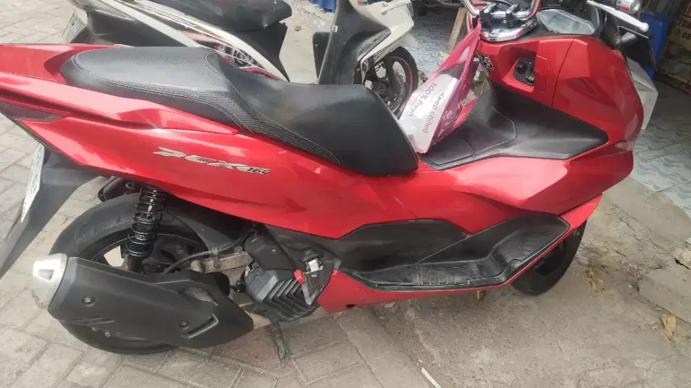 Pcx 160cc 160cc mulus pajak baru plat L siap pake baru ganti oli