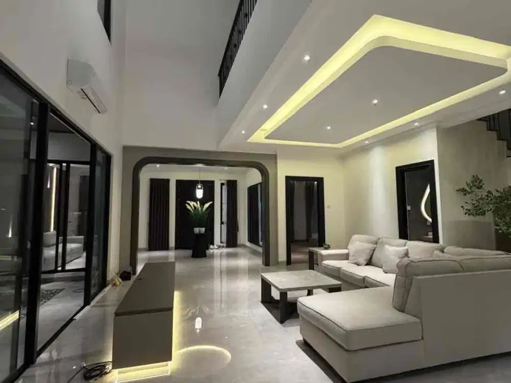 *BRAND NEW*
*BANGUNAN MANDIRI*

*RUMAH AMERICAN CLASSIC*

*ALAM SUTERA*


- 3 LT 
- 1 Attic room
- LT. 240 m2
- Dimensi 12 X 20
- ⁠LB +\~ 420 m2
- ⁠KT 4+1 (ensuite bathroom)
- ⁠KM 5+1
- ⁠powder room
- ⁠hadap Utara
- ⁠lantai granite tile slab besar 120x240
