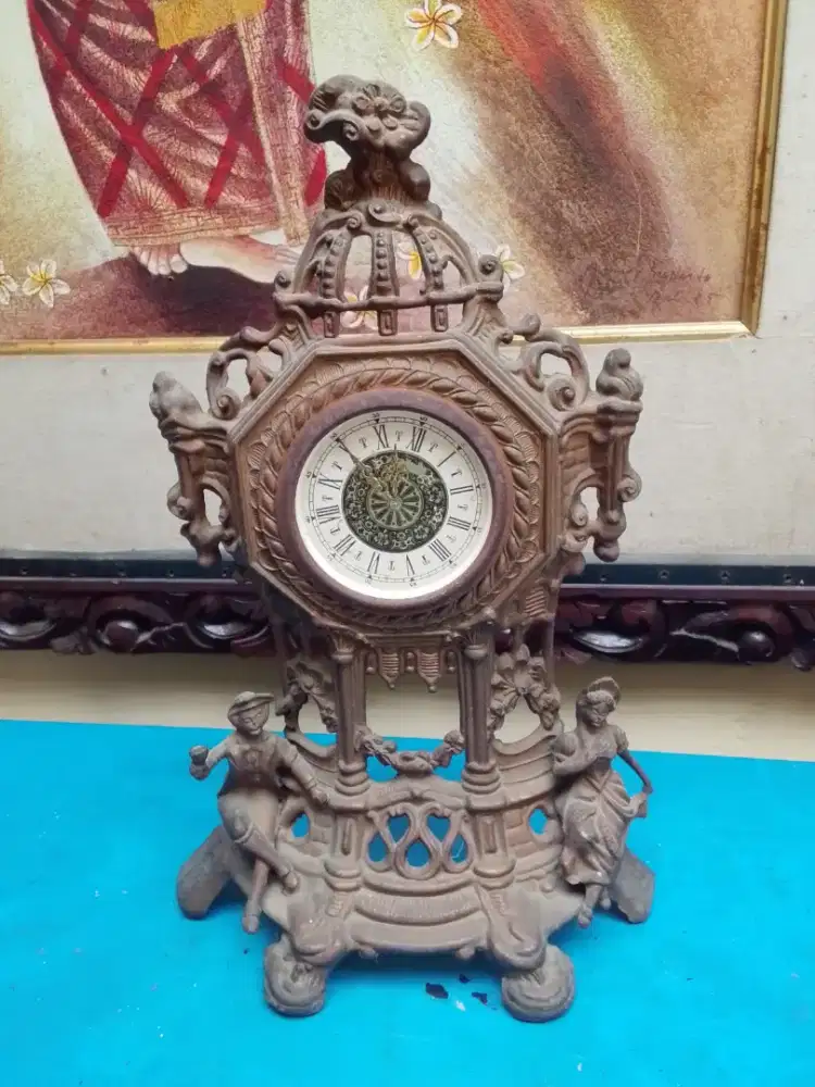 Jam meja model eropa recoco