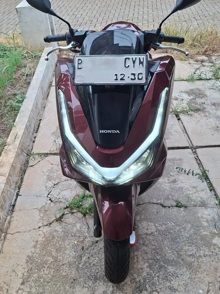 Honda PCX 160cc Roadsyn 2025 Merah Burgundy