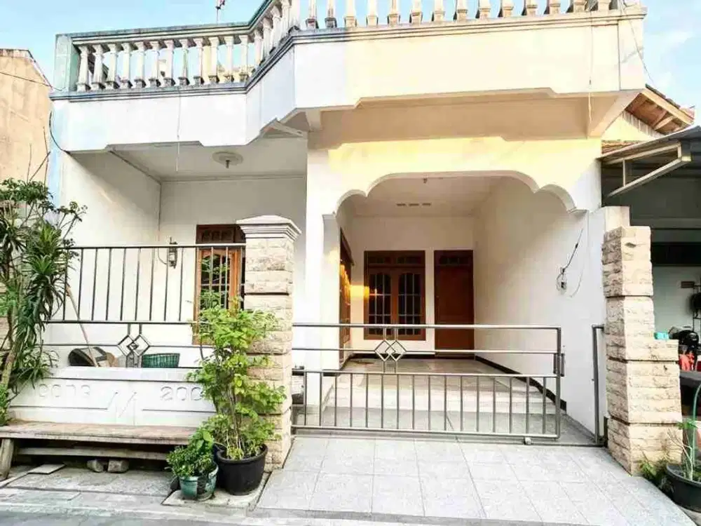 Rumah Murah Dekat ke Kampus UNS 2 Lt