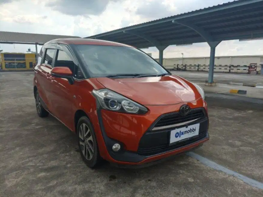 DP MURAH Toyota Sienta 1.5 V Bensin-AT 2017 Orange C6CEE