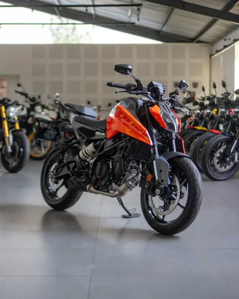 KTM 250 Duke Electronic Orange 2024 Gen -3