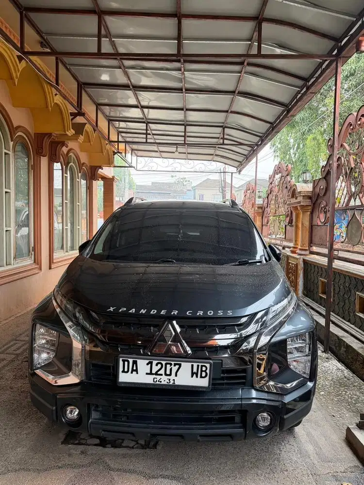 XPANDER CROSS BLACK EDITION