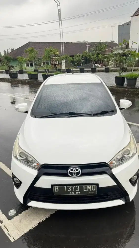 Yaris g manual 2015 putih