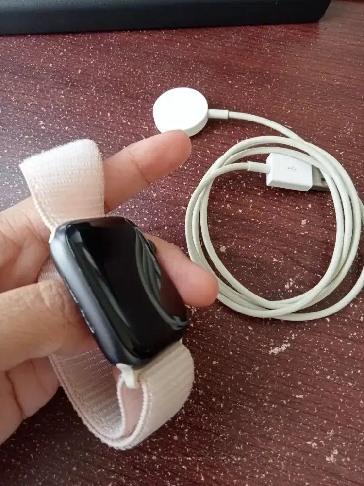 Iwatch 5 44mm hitam