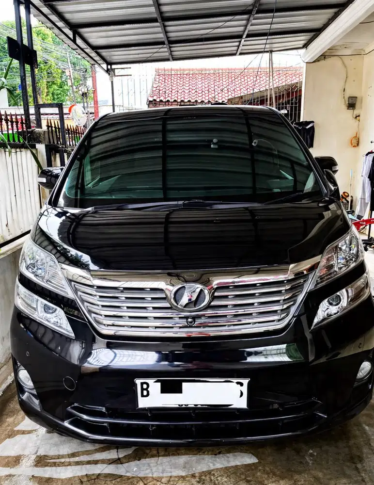 Vellfire V 2010