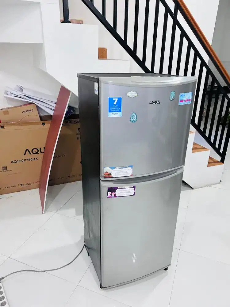 Kulkas aqua  2 pintu