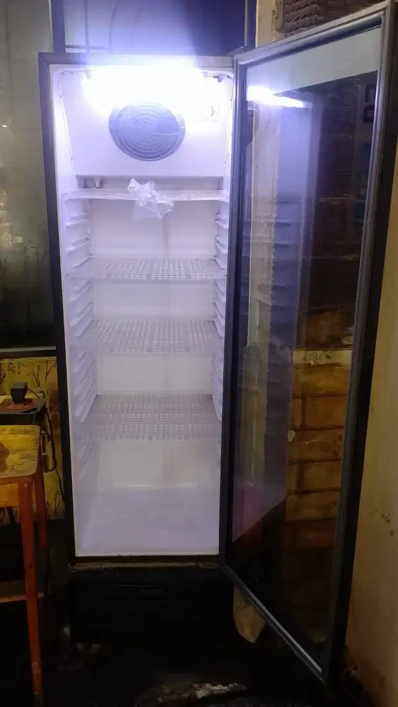 Dijual Cepat showcase LG 300 L pemakaian baru 8 bulan