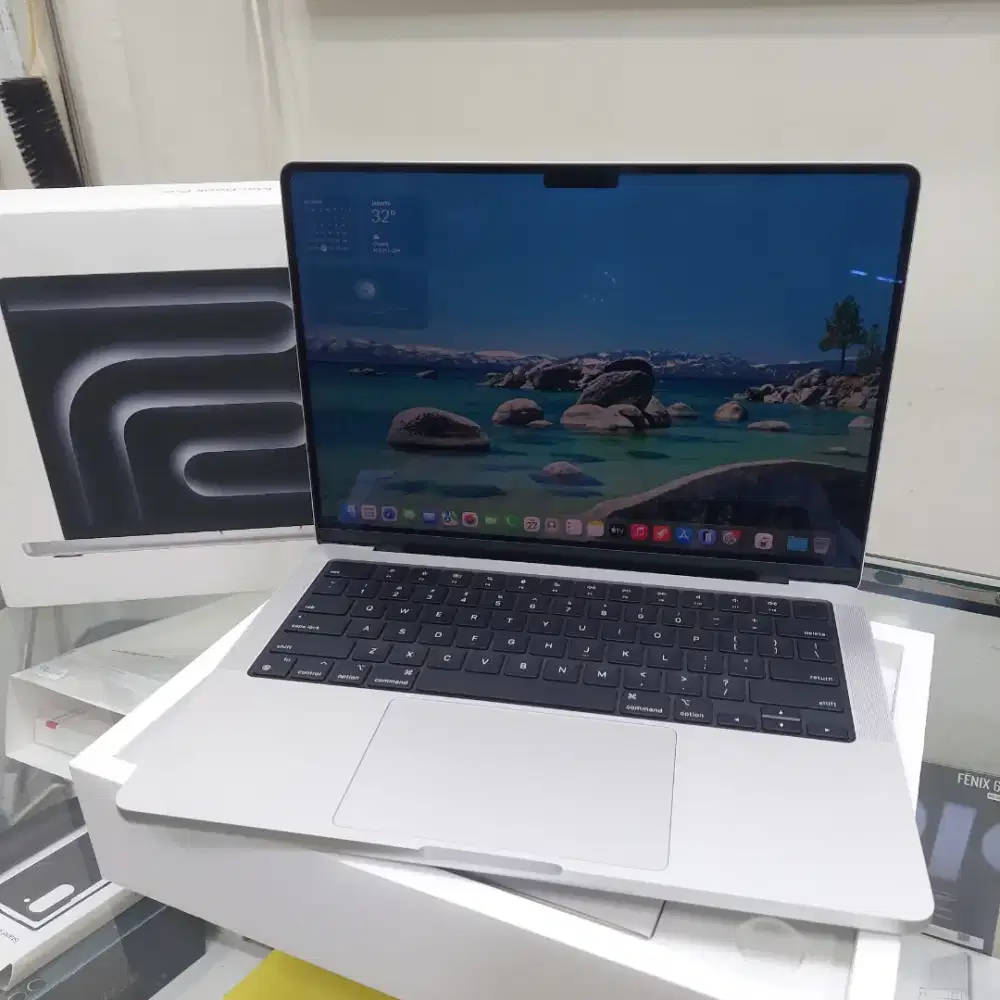 Macbook m4 pro 14in 24/512 gb second resmi ibox bh100%