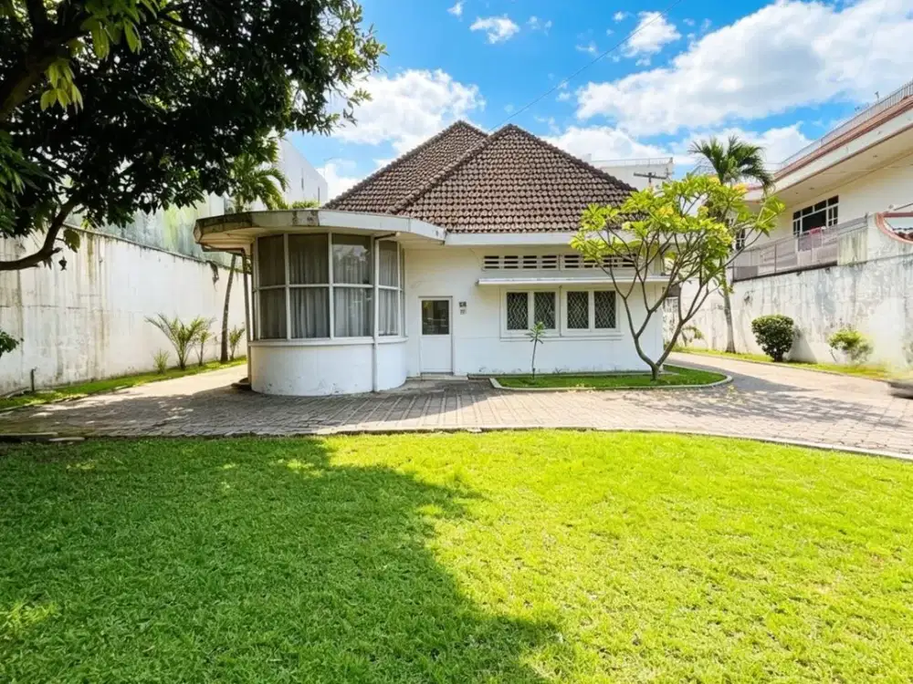 Villa di Jl. S. Parman ( dkt Jl. Sudirman )