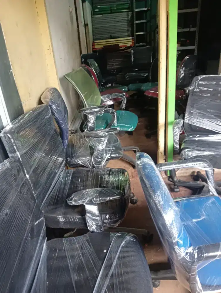 Jual kursi kantor ada 15 pcs
